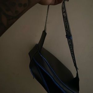 Le tigre cross-body bag